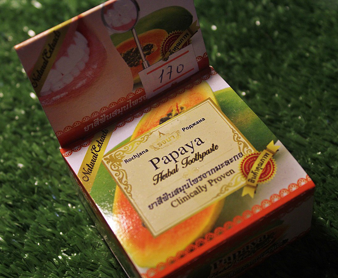 ТАЙСКАЯ Отбеливающая травяная зубная паста из Тайланда Папайя Rochjana Papaya Toothpaste 30 гр. ТАИЛАНД